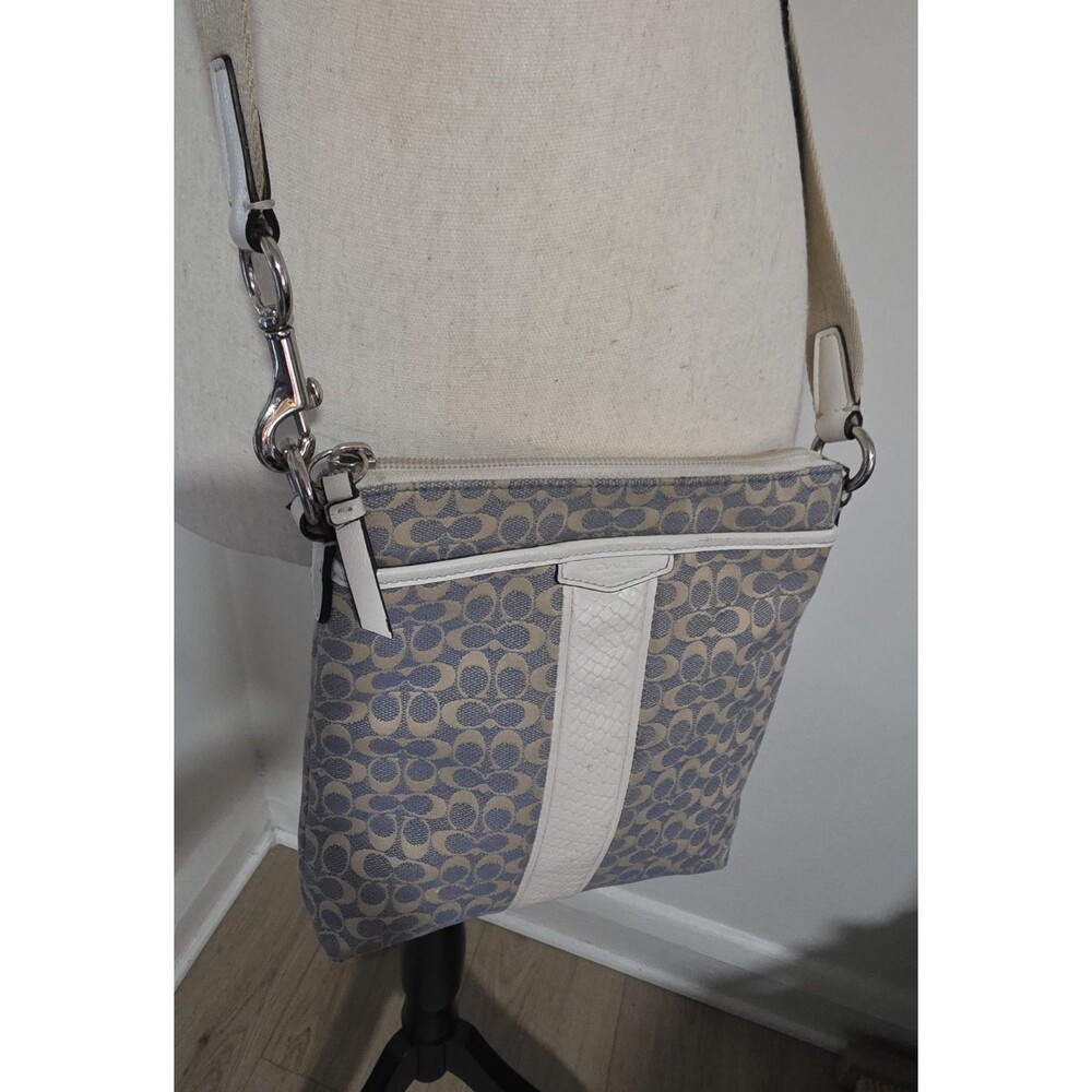 Very Nice Coach Blue Beige Signature Stripe Crossbody Handbag Purse VguC